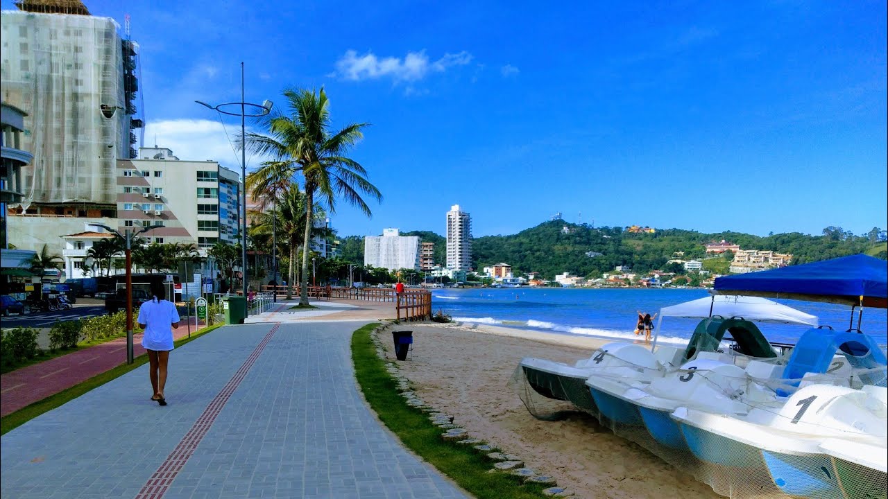 Itapema, cidade do litoral de Aguas Calmas e Azul Turquesa.