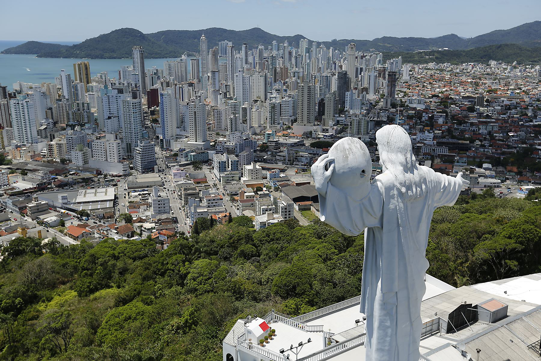 Quais são as maiores construtoras de Balneário Camboriú?