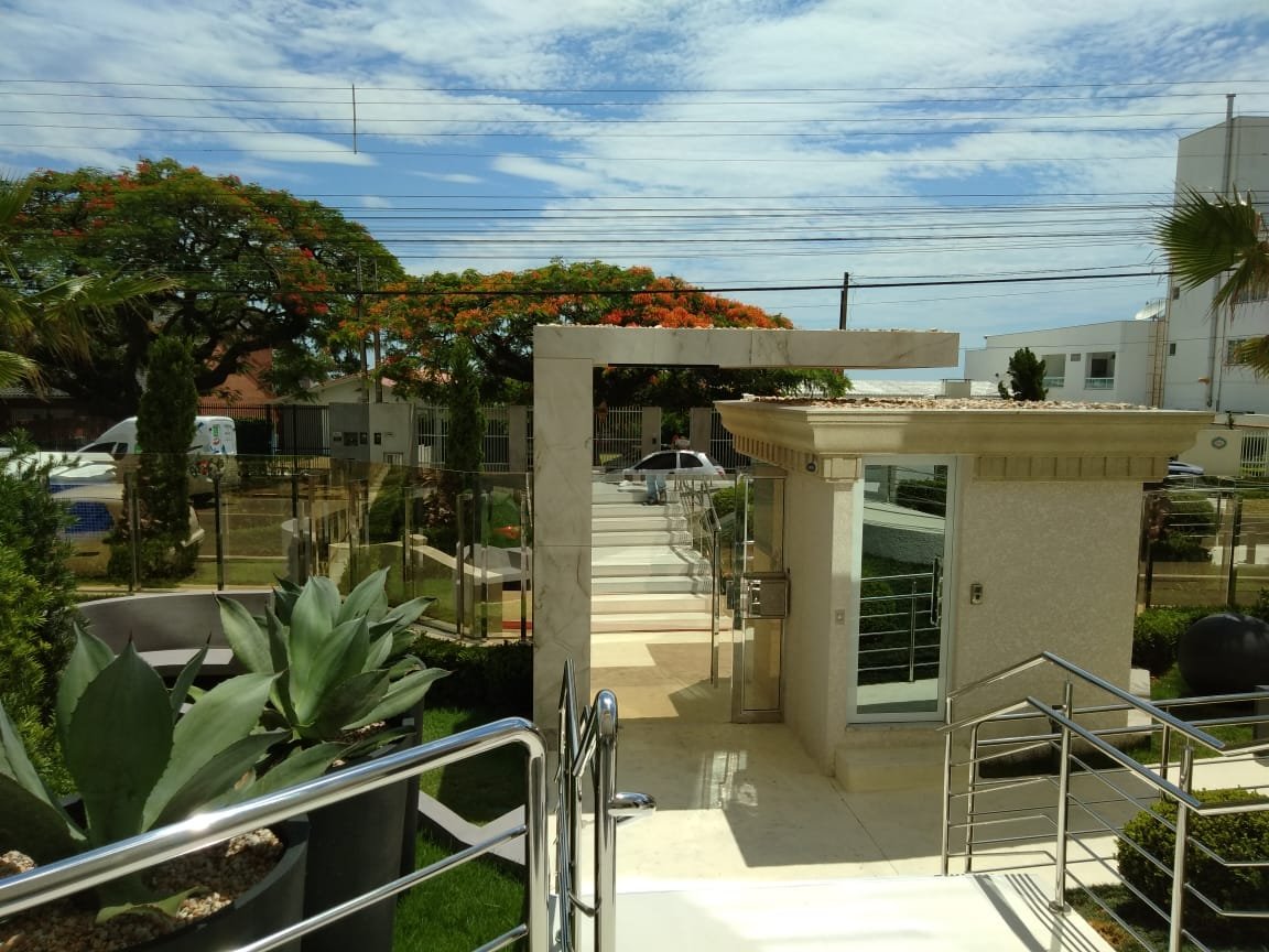 Apartamento à Venda Próximo ao Mar em Centro - Balneário Piçarras - Santa Catarina