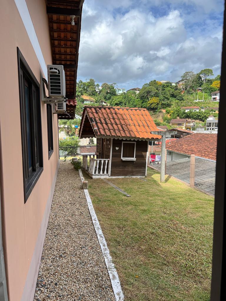 Casa à Venda em Águas Claras - Brusque - Santa Catarina