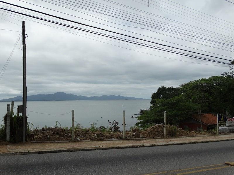 Terreno à Venda em Centro - São José - Santa Catarina - TERRENO FRENTE MAR EM SAO JOSE