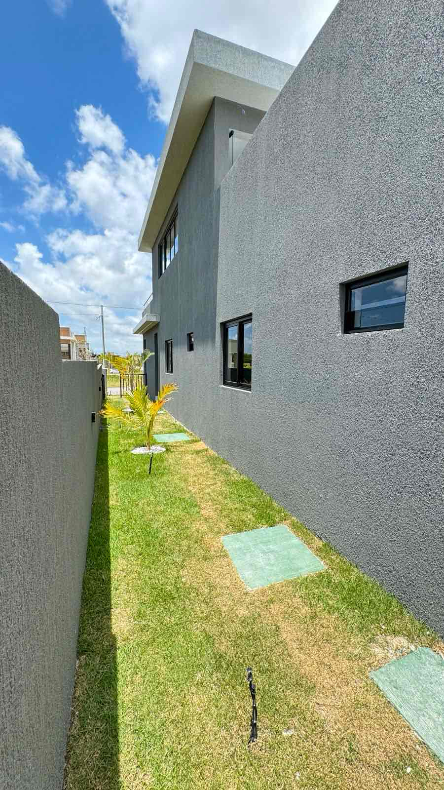 Casa em Condomínio à Venda em Manguinhos - Bayeux - Paraíba